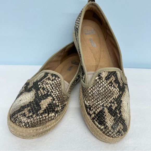 Clarks snakeskin print casual shoes size 7 - Picture 1 of 11